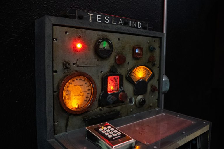 Teslaind